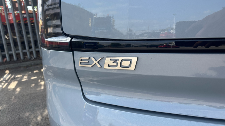 Volvo EX30 200kW SM Extended Range Plus 69kWh 5dr Auto Electric Estate